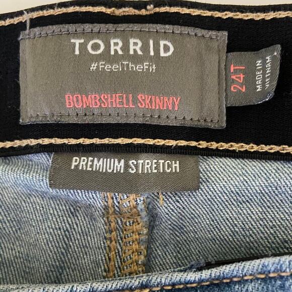Torrid Bombshell Skinny Ankle Jeans Size 24 Button Fly Frayed Hem Stretch - Picture 3 of 11